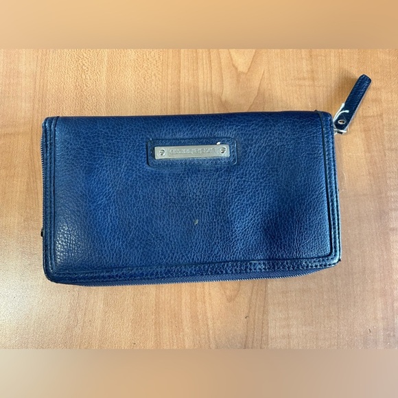Liz Claiborne wallet clutch - Picture 1 of 5